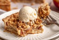 Cinnamon Apple Crumble Tart